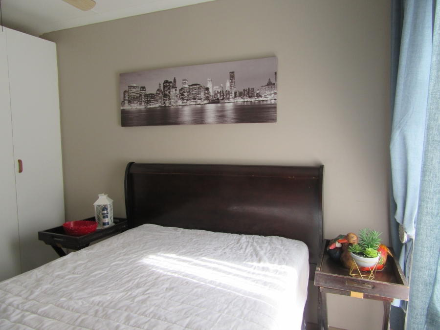 5 Bedroom Property for Sale in Fraaiuitsig Western Cape